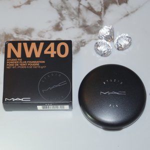 MAC Studio Fix Powder Plus Foundation NW40